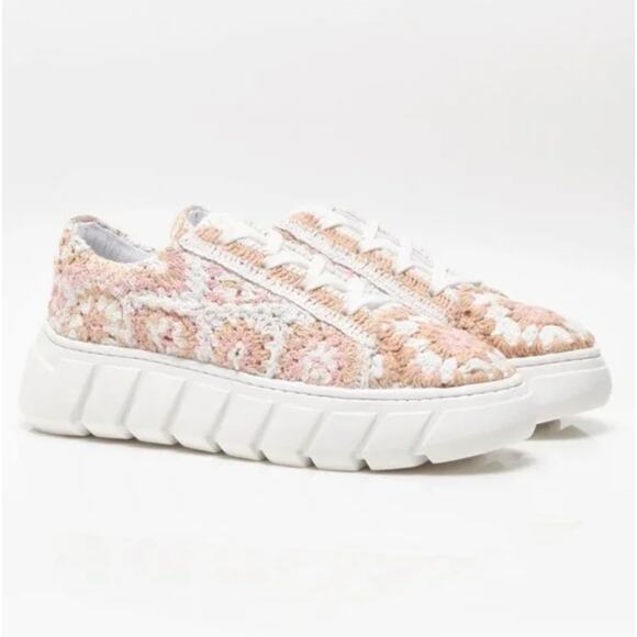 Free People Beau Crochet Sneakers 37 US 6.5 Beige Pink Chunky Sole Cottagecore - Picture 3 of 9